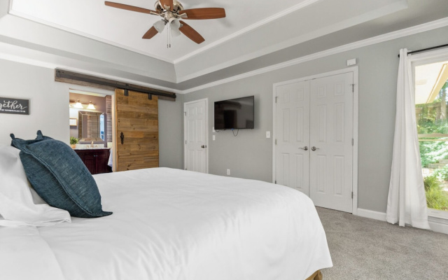 3926 Pineview, Smyrna