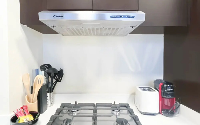 Luxury 2BR in Merano Tower Stunning City Views