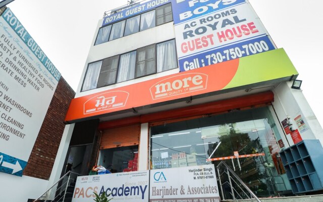 Royal Guest House by OYO Rooms