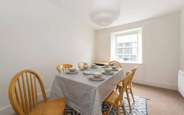 3-bed Seaside Haven - Sleeps 7 & Pet Friendly