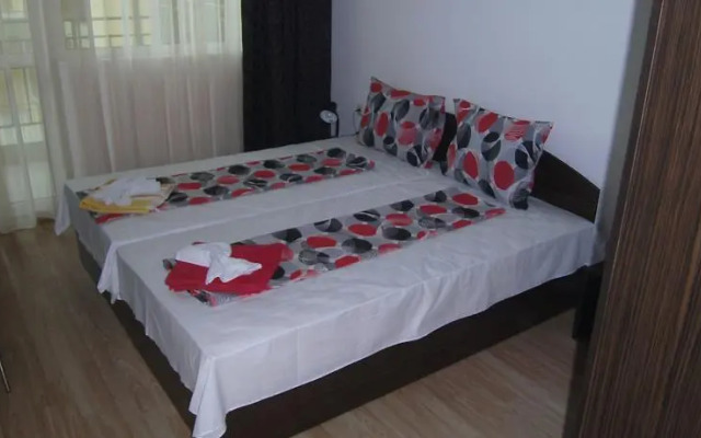 Nicol Apartment in Hermes Complex