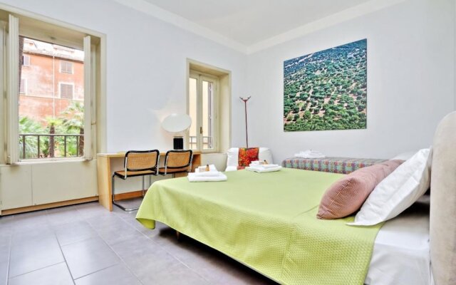 Unique Grand Trevi Fountain Apartment