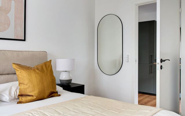 Sanders Charm - Cute 2-bdr Apt With Shared Garden