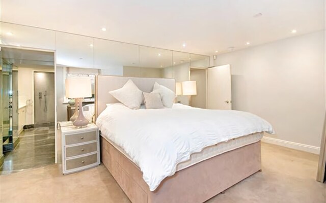 2 Luxe BDR Hans Place by The Residences