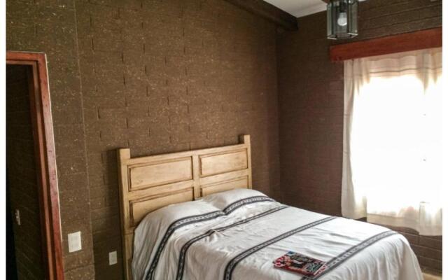 Beautiful Cabin Downtown Tapalpa Oven Mud Barbecue Grill 4 Room 12 ppl TV Wifi