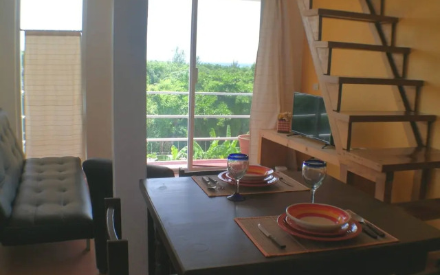 Yellow Submarine Sea View