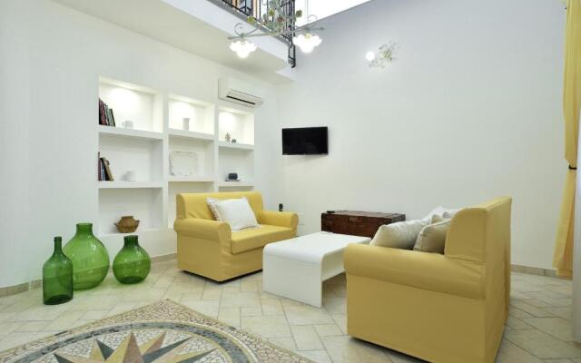 VILLA DEL COLLE CON PISCINA PRIVATA Ispica