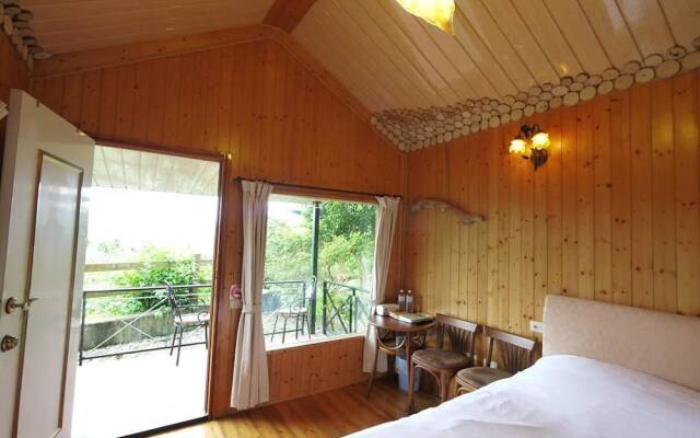 Leisure log cabin