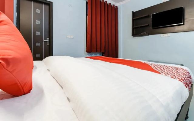 OYO Flagship 30504 P.R Residency