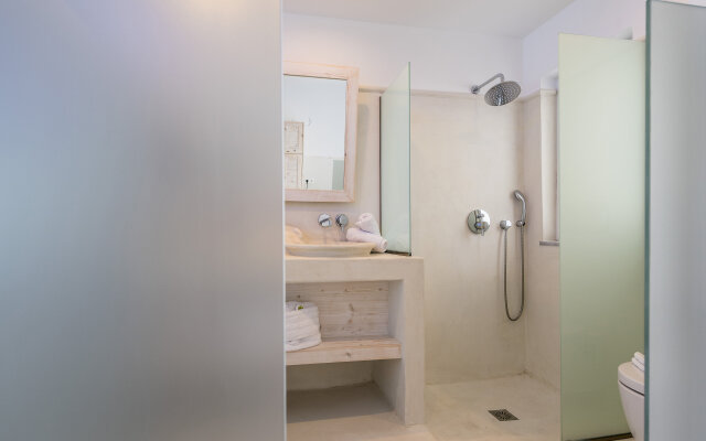 Kouros Home Hotel