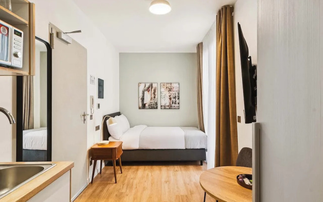 Limehome Piraeus Iris