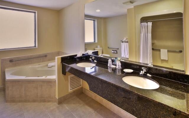 Crowne Plaza Fredericton-Lord Beaverbrook by IHG