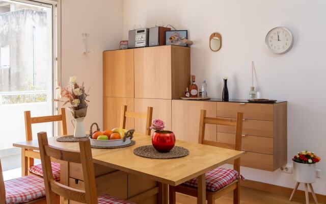 Modern apt With Terrace 4 min Walk to the Beach