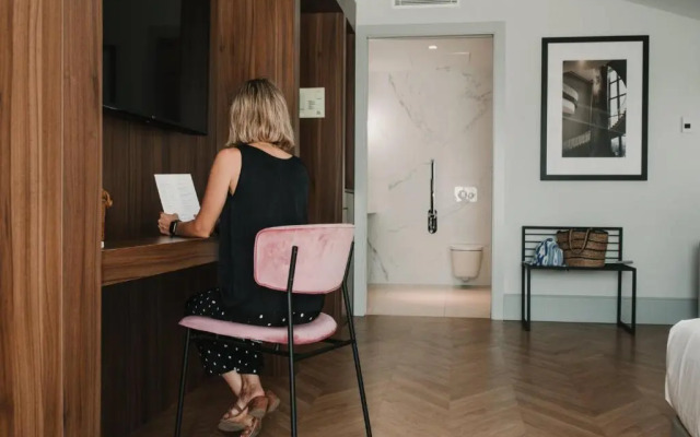 Room Mate Collection Helen Berger