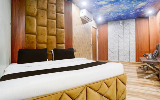 OYO Flagship 80461 R K Residency