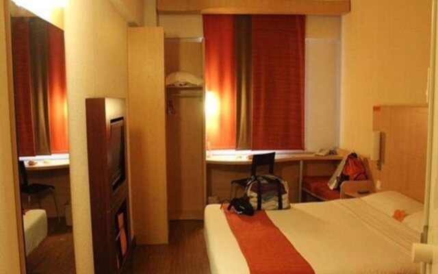 Ibis Tianjin Riverside