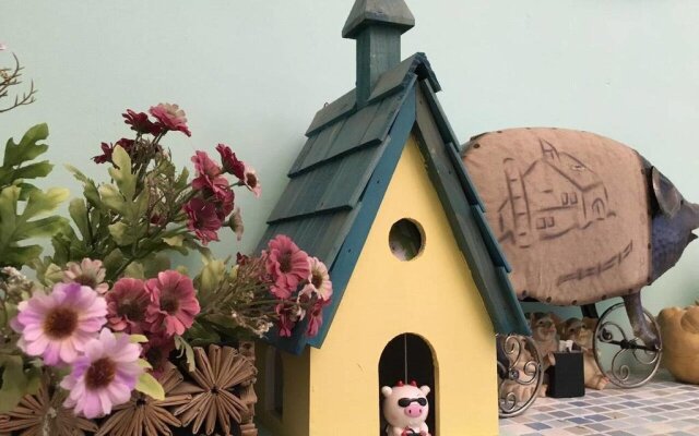 Pig House I