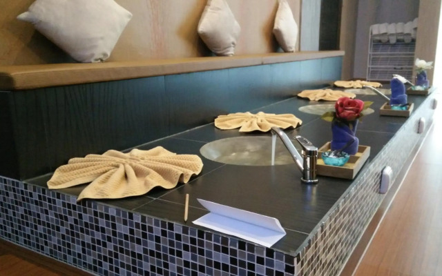 42C The Chic Hotel