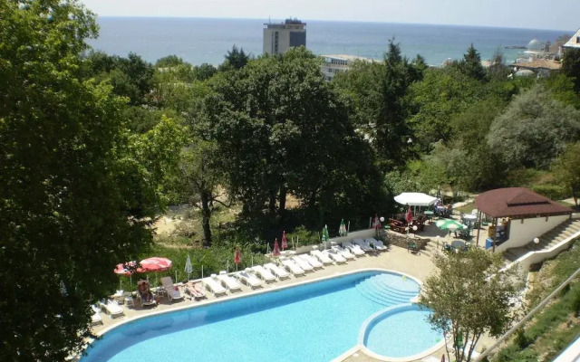 SG Vezhen Hotel