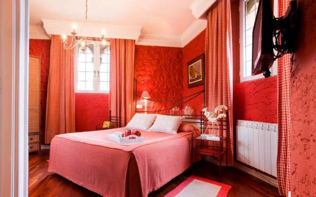 Отель El Castillo de los Locos