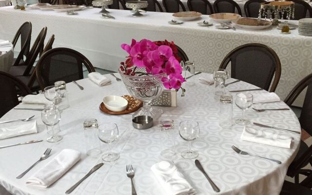 Delora Hotel and Suites