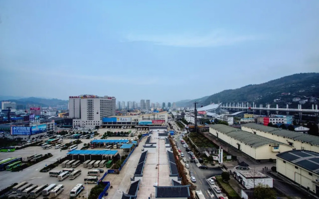 Zhangjiajie Meet Themed Inn