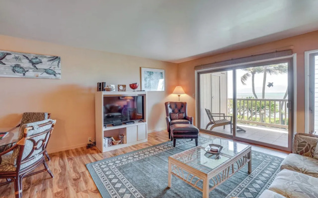 Kaunakakai Condo w/ Private Lanai & Ocean Views!