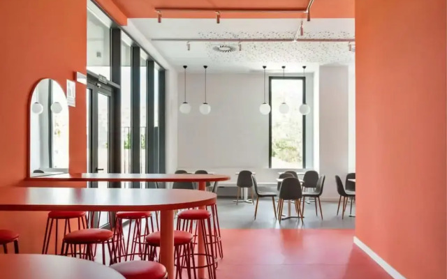 Estudios y Habitaciones Modernas en PAMPLONA, SK