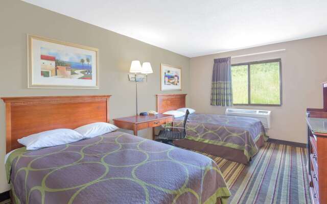 Super 8 by Wyndham Tilton/Lake Winnipesaukee