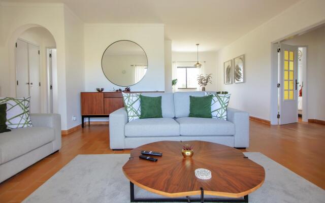 Villa Miracampo by Portucasa