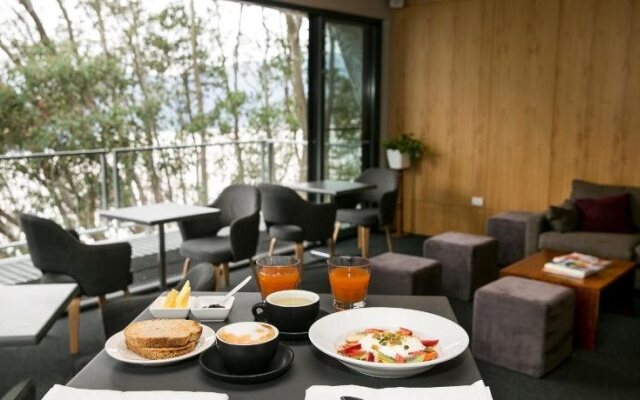 Diana Alpine Lodge