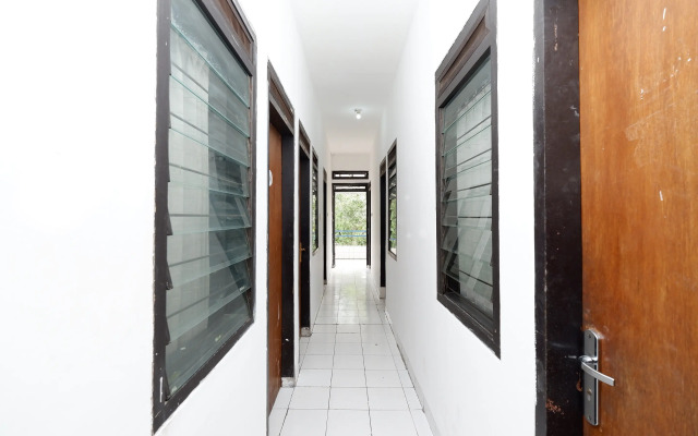 SPOT ON 1942 Asia Residence
