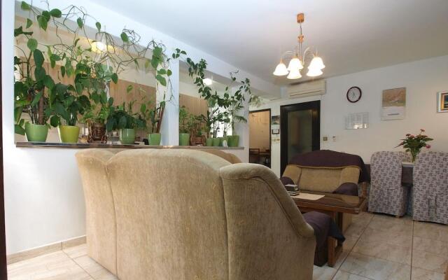 Apartment 1123