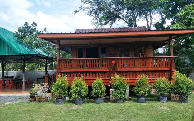 OYO 967 Andathien Pool Villa Aonang