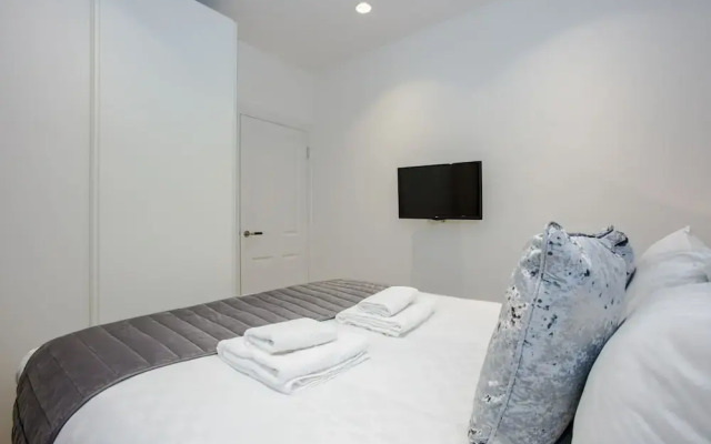 Stunning Deluxe 3BD House in Fitzrovia