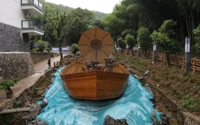 Moon Bay Resort