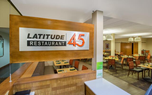 Holiday Inn Airport - Portland by IHG