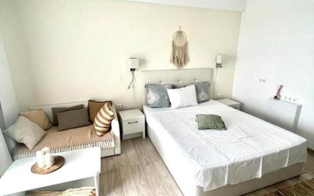 402 Sunrise, 517 Sunset