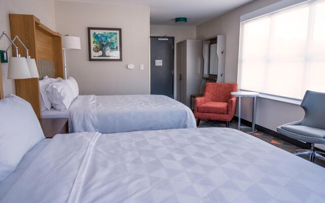 Holiday Inn & Suites Philadelphia W - Drexel Hill by IHG