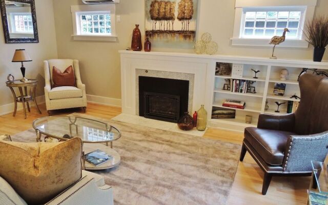 Huff House Inn and Cabins