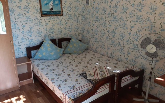 The guest house is Cozy
