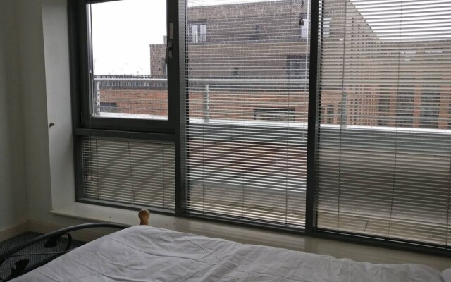 Beautiful City Centre 2-bed Apartment With Balcony