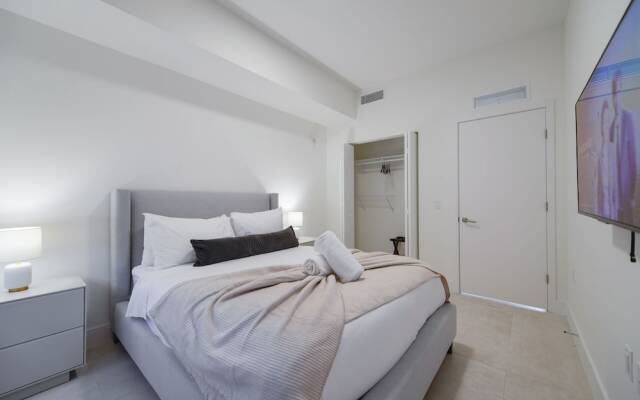 Prime location Luxury Condo at brickell