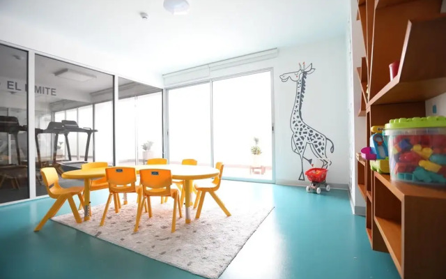 Oceanview 10th Floor Fam Apt W/ Great Common Areas