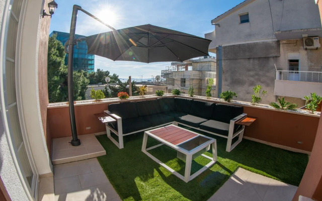 Luxury Apartment Eqanimity