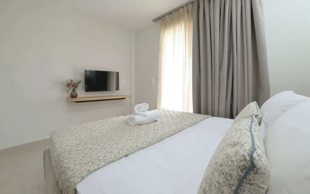 Chalkidiki s Seaview Escape - Cozy Summer Getaway