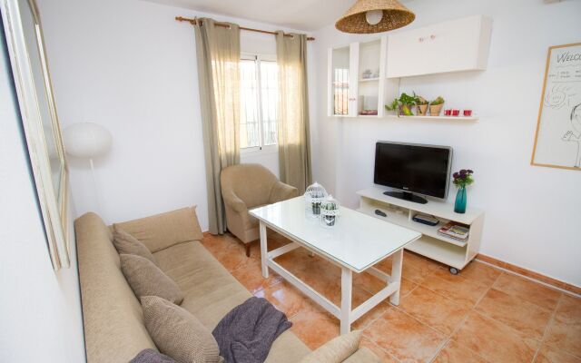 Stylish 2 bedrooms Menita by La Recepcion