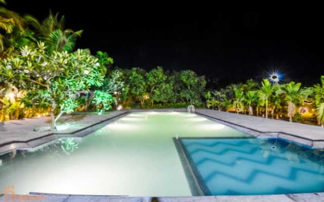Jomo Resort