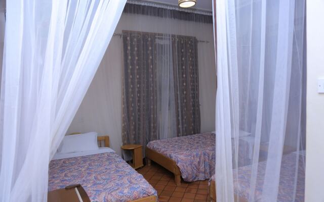 Adonai Guest House - Hostel