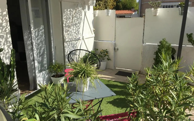 petite maison cosy avec exterieur